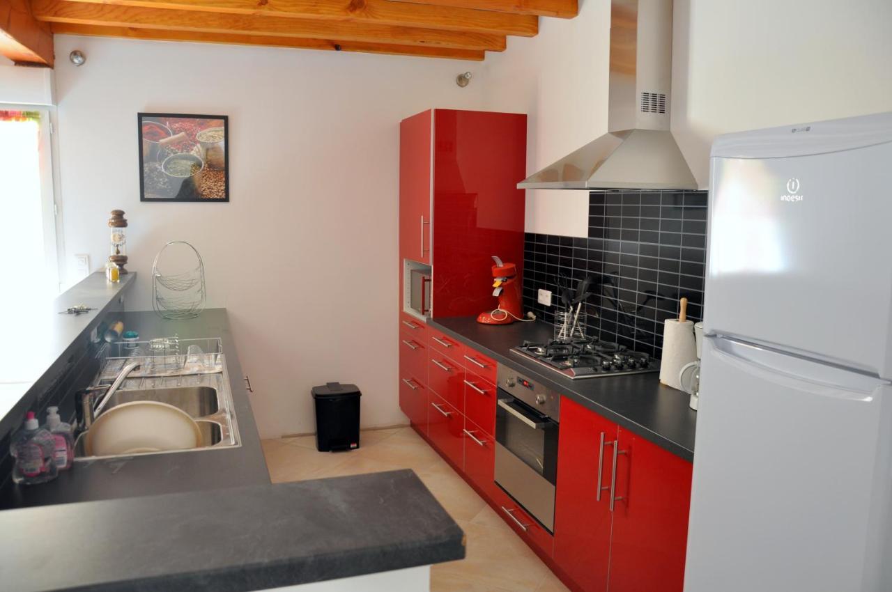 Gite Chez Antonin Villeneuve-Lecussan Exterior photo